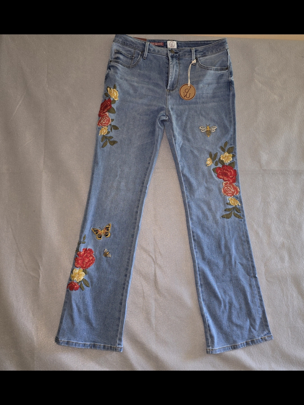 DRIFTWOOD Light Blue Boot Cut Jeans 10 with Embroidered Bee Boho Stylish Classic